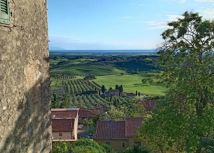 Deliziosa Casetta Con Splendida Vista Sulle Colline E Il Mare
